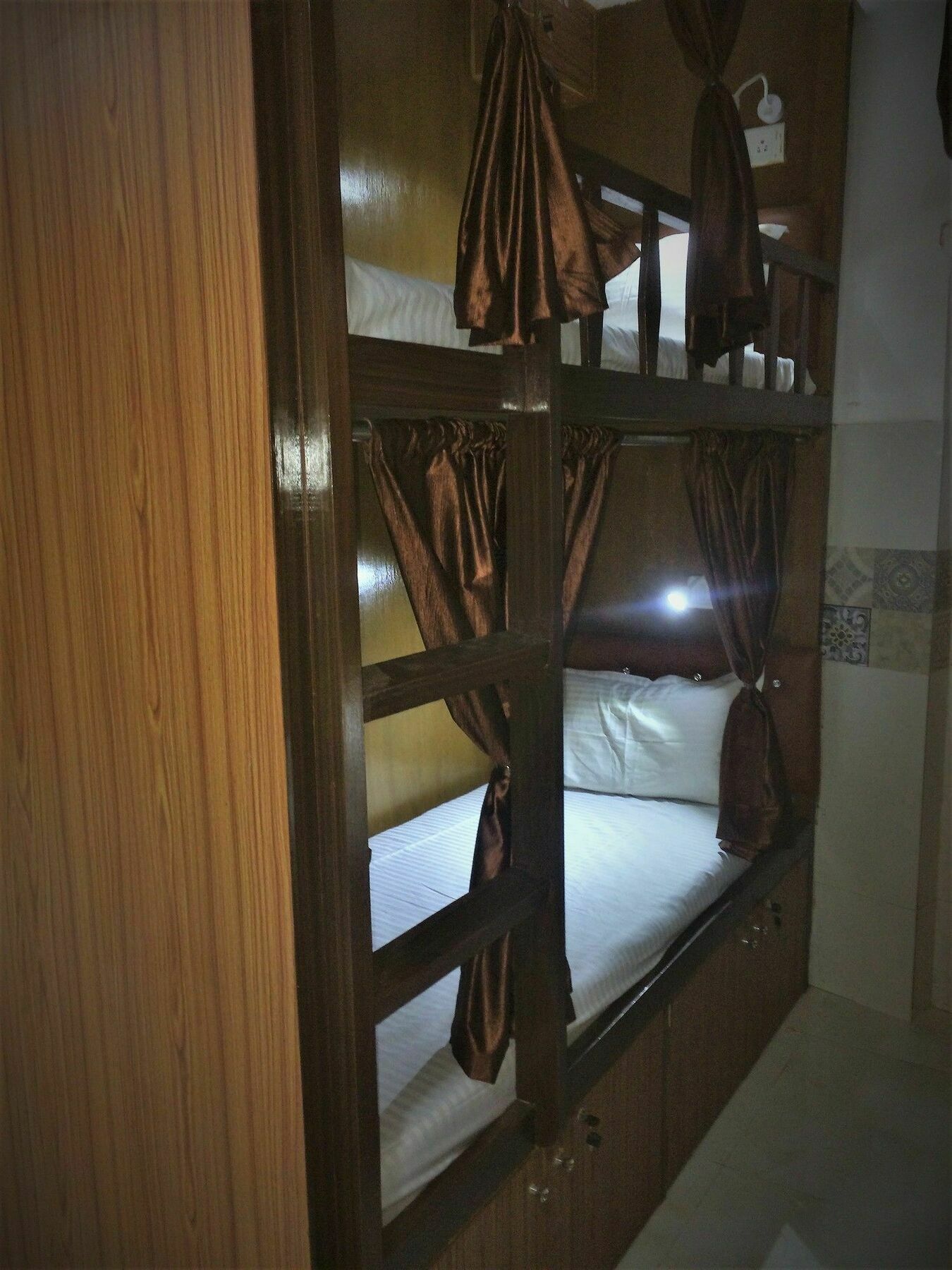 Zara Dormitory Bombay Esterno foto
